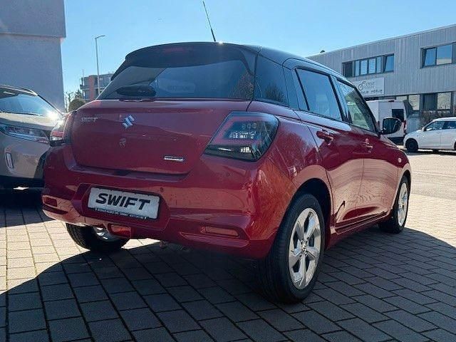 Gebraucht Suzuki Swift Comfort 82 PS (60 kW) 2026 Rot Kleinwagen