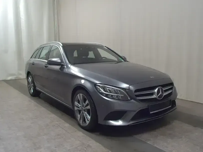 Gebraucht Mercedes C220 Avantgarde 194 PS (142 kW) 2021 Grau Kombi
