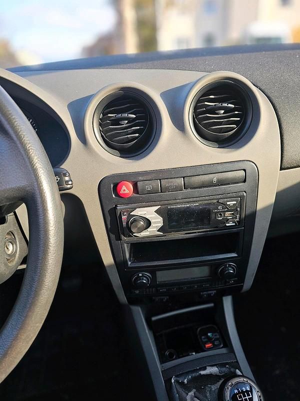 Gebraucht Seat Ibiza 75 PS (55 kW) 2003 Silber Kleinwagen