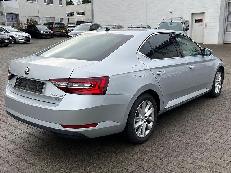 Gebraucht Skoda Superb Style 190 PS (139 kW) 2018 Silber Limousine