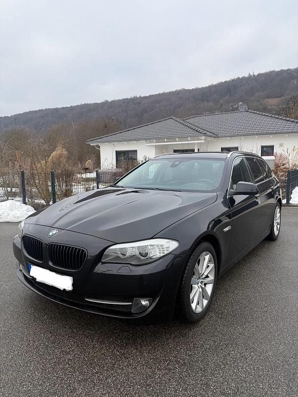 Gebraucht BMW 525 218 PS (160 kW) 2012 Schwarz Kombi
