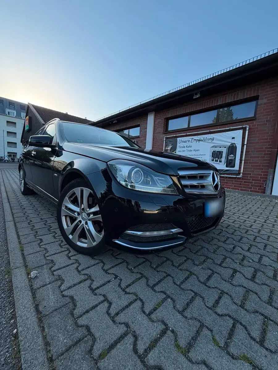 Gebraucht Mercedes C220 170 PS (125 kW) 2011 Schwarz Kombi