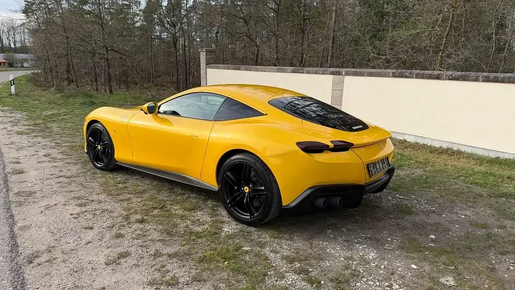 Second-hand Ferrari Roma 620 CP (456 kW) 2023 Galben Coupe