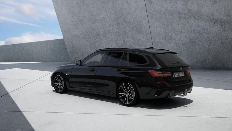 Gebraucht BMW 320e M Sport 204 PS (150 kW) 2022 Schwarz Kombi