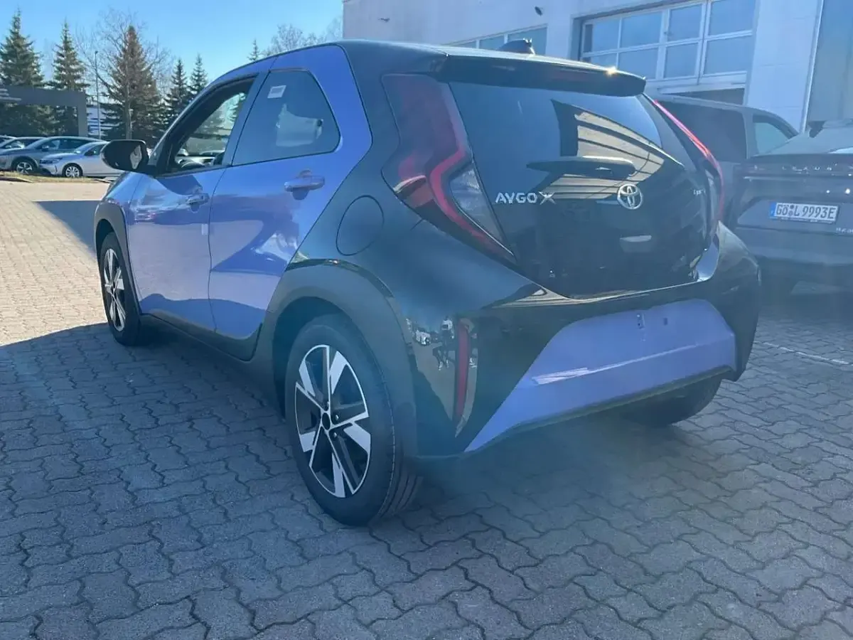 Neu Toyota Aygo X 116 PS (85 kW) 2026 Lavender purple SUV