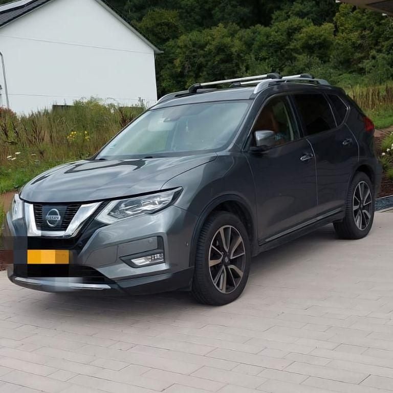 Grau Gebraucht 2018 Nissan X-Trail Tekna SUV | 19.100 € (Fairer Preis) - Bild 1/4