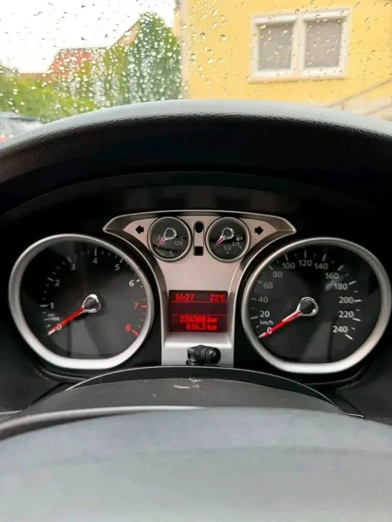 Gebraucht Ford Focus 145 PS (106 kW) 2009 Blau Kombi
