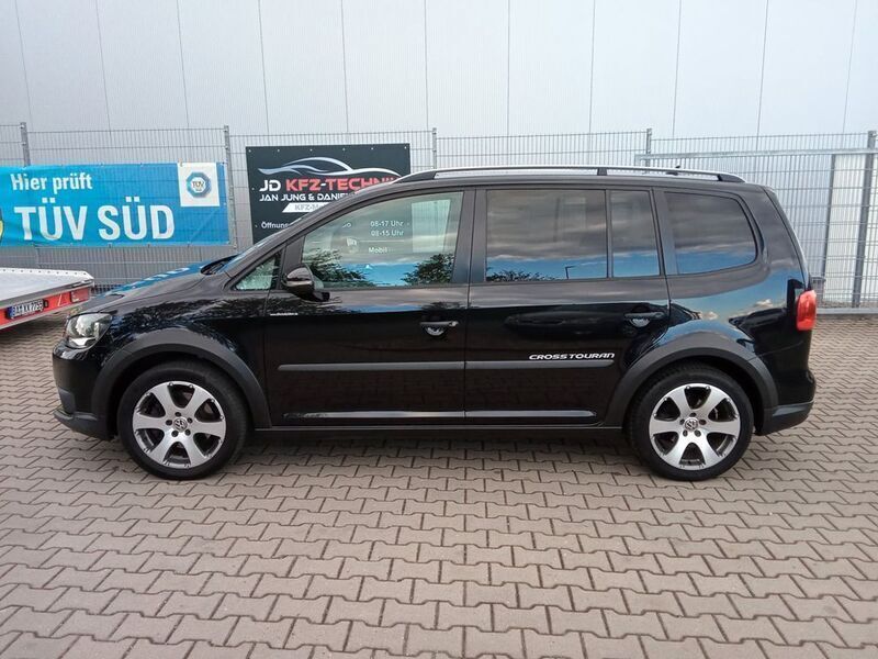 Gebraucht VW Touran Cross Match 140 PS (102 kW) 2012 Schwarz Van / Kleinbus