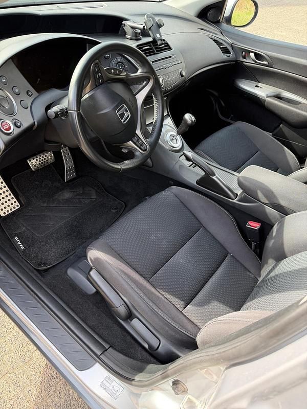 Gebraucht Honda Civic 100 PS (73 kW) 2009 Silber Kleinwagen