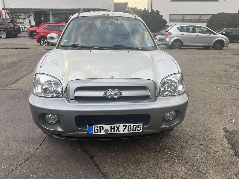Grau Gebraucht 2005 Hyundai Santa Fe SUV | 3.200 € (Fairer Preis) - Bild 1/4