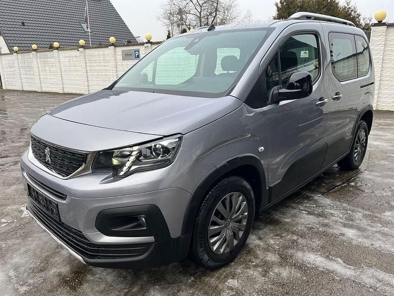 Gebraucht Peugeot Rifter Allure 131 PS (96 kW) 2023 Grau Van / Kleinbus