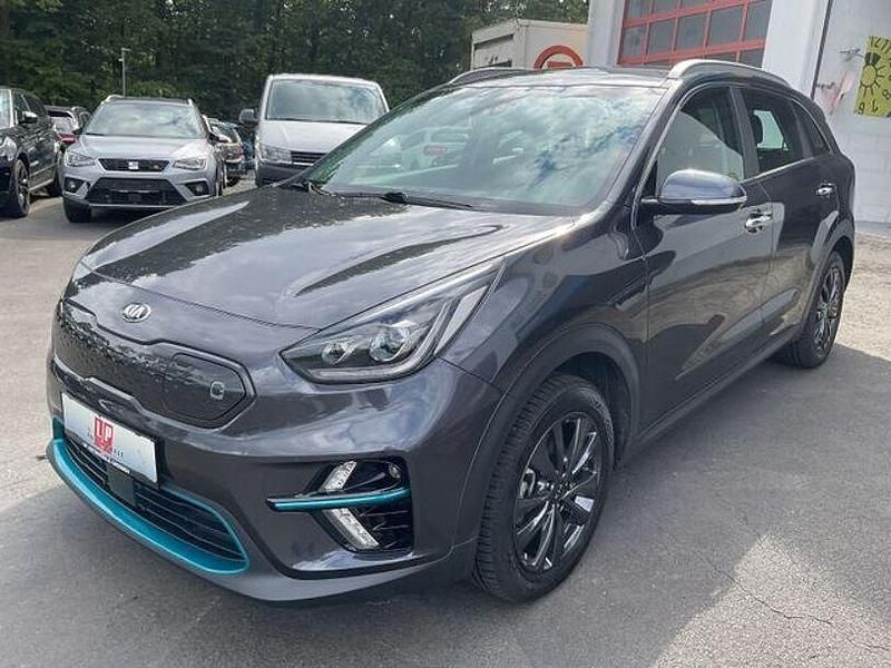 Platinum graphite Gebraucht 2020 Kia e-Niro Vision SUV | 15.490 € - Bild 1/4