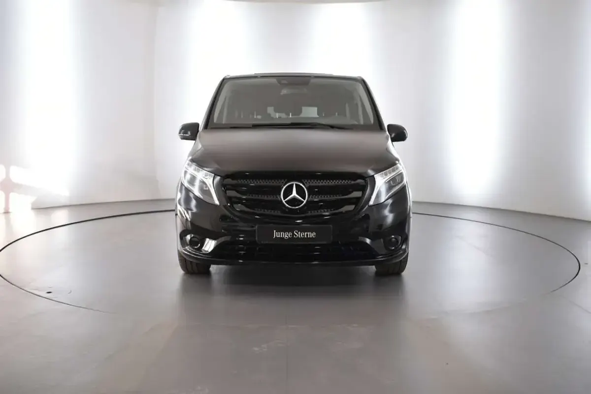 Gebraucht Mercedes Vito 237 PS (174 kW) 2022 Obsidianschwarz metallic Van