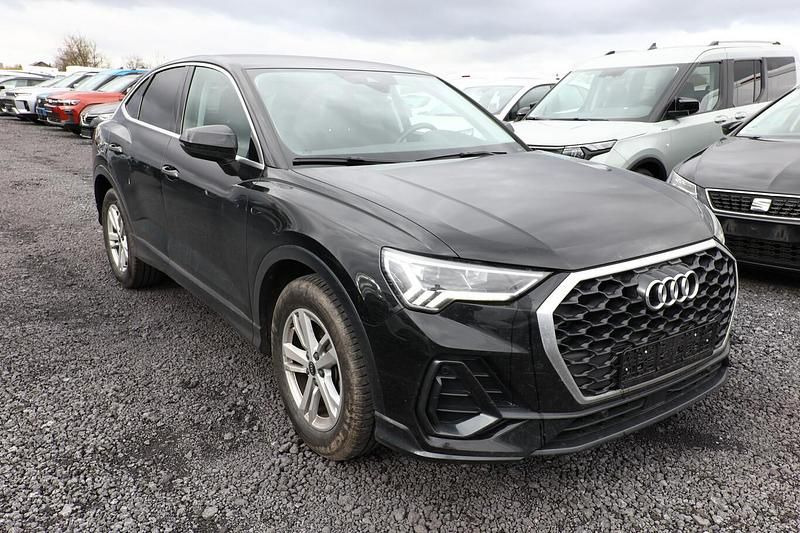 Gebraucht Audi Q3 Sportback Advanced 150 PS (110 kW) 2021 Schwarz metallic SUV