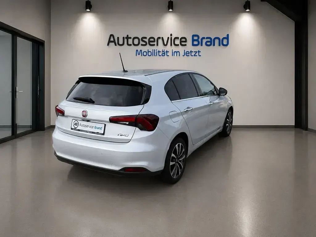 Gebraucht Fiat Tipo Lounge 120 PS (88 kW) 2018 Silber Limousine