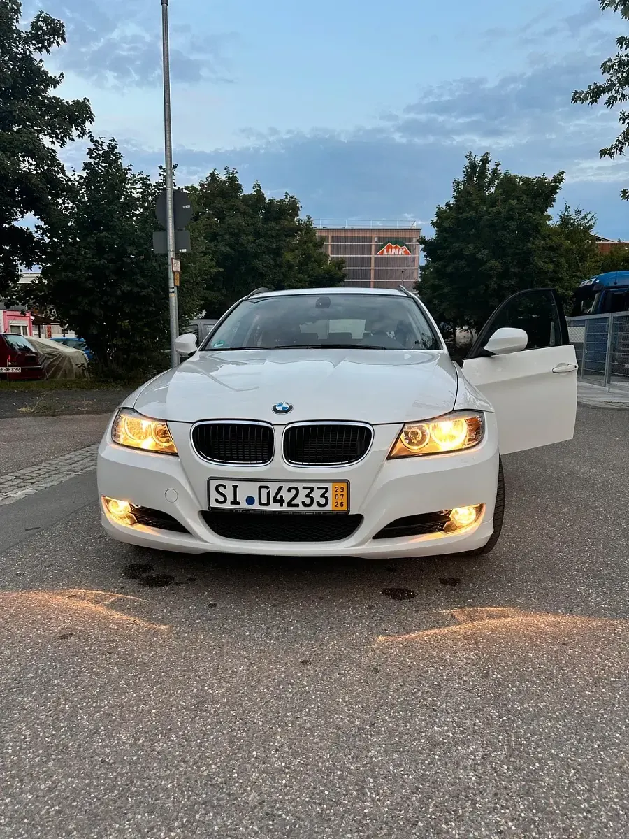Gebraucht BMW 318 Comfort Edition 143 PS (105 kW) 2012 Weiß Kombi