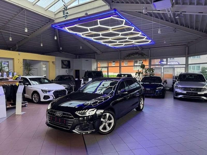 Gebraucht Audi A4 Advanced 163 PS (119 kW) 2022 Brillantschwarz Kombi