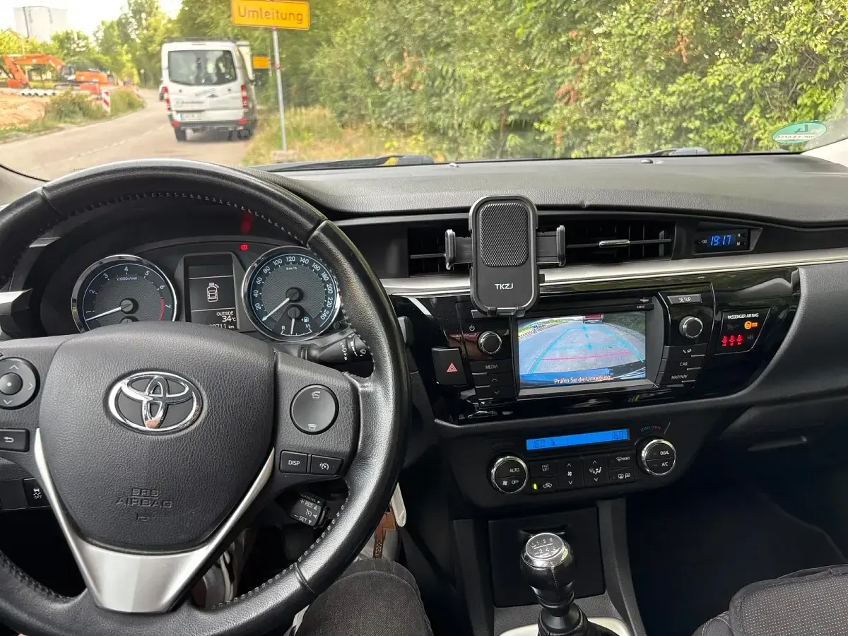 Gebraucht Toyota Corolla 132 PS (97 kW) 2015 Schwarz Limousine