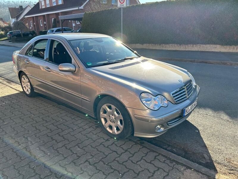 Gebraucht 2005 Mercedes C180 Elegance Limousine | 4.370 € (Fairer Preis) - Bild 1/4