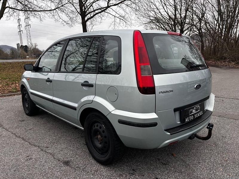 Gebraucht Ford Fusion Trend 101 PS (74 kW) 2004 Grau Kleinwagen