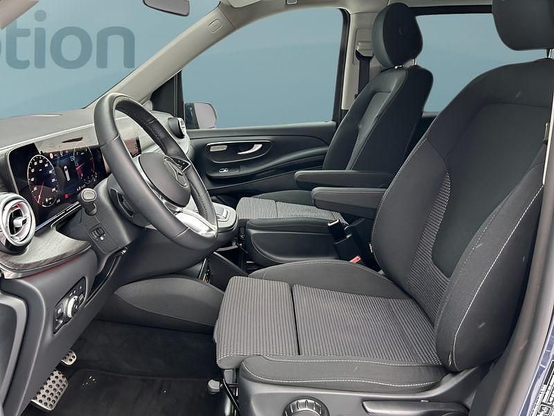 Gebraucht Mercedes V300 237 PS (174 kW) 2024 Blau Van / Kleinbus