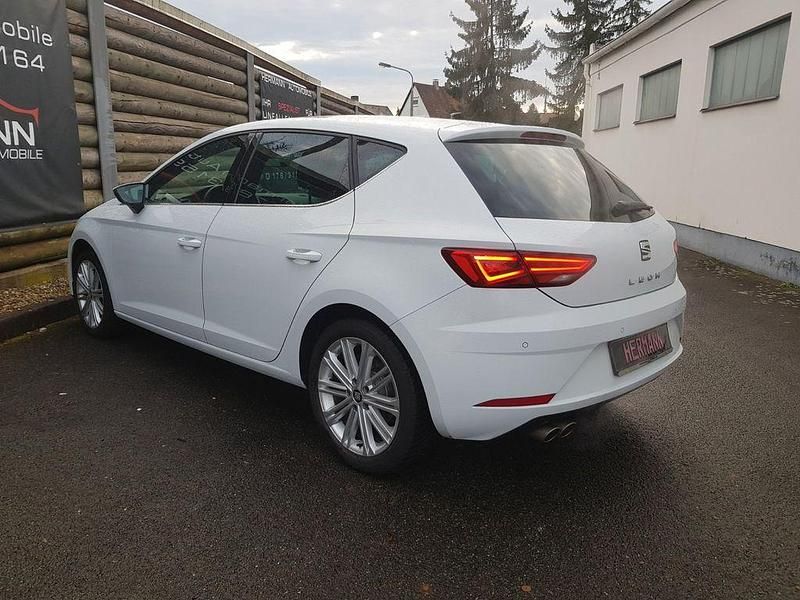Gebraucht Seat Leon XCELLENCE 150 PS (110 kW) 2020 Weiß Limousine