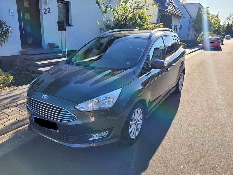 Grau Gebraucht 2018 Ford Grand C-Max Titanium Van / Kleinbus | 12.500 € (Fairer Preis) - Bild 1/4