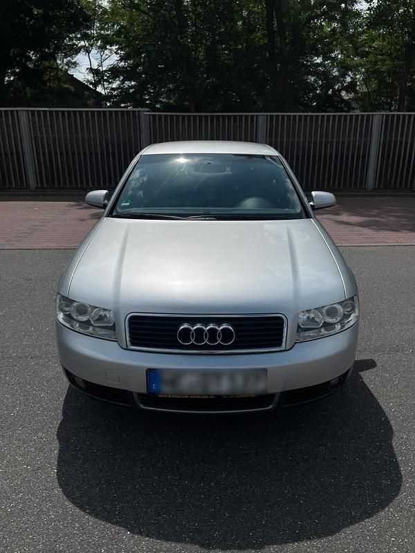 Silber Gebraucht 2002 Audi A4 Limousine | 1.600 € (Fairer Preis) - Bild 1/4