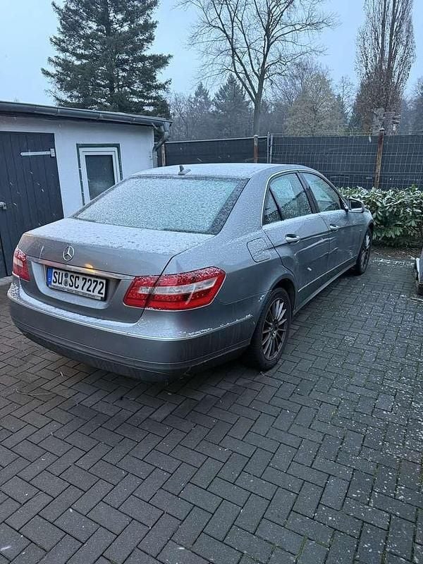 Gebraucht Mercedes E220 Elegance 170 PS (125 kW) 2010 Grau Limousine