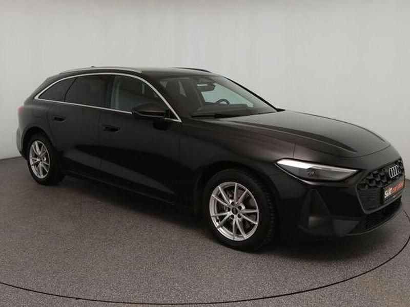 Gebraucht Audi A5 Sport 150 PS (110 kW) 2025 Schwarz Kombi