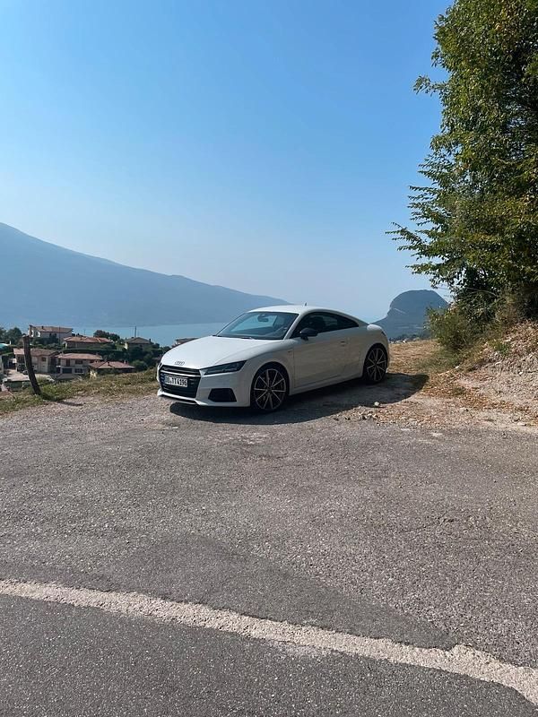 Weiß Gebraucht 2017 Audi TT S-Line Coupé | 26.500 € (Etwas zu teuer) - Bild 1/4
