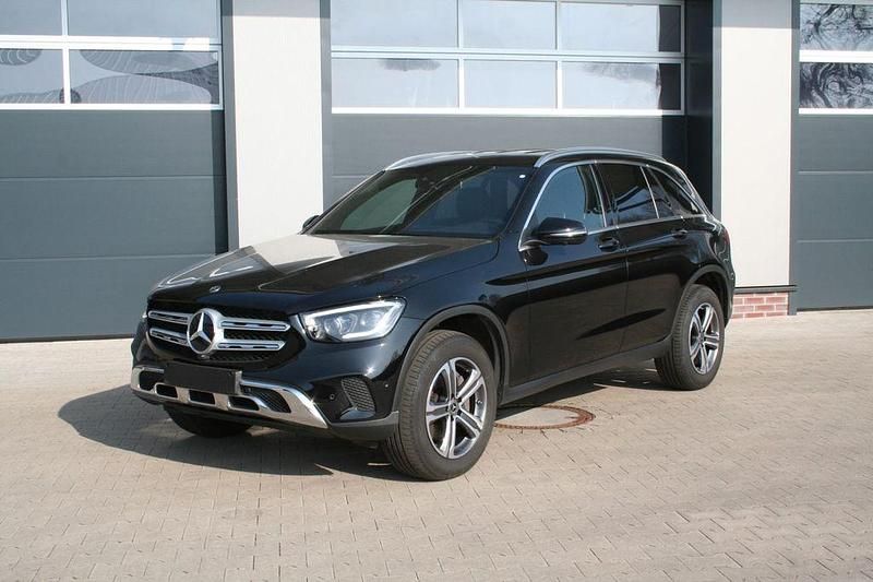 Schwarz Gebraucht 2019 Mercedes GLC220 AMG line SUV | 31.980 € (Guter Preis) - Bild 1/4