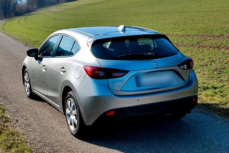 Second-hand Mazda 3 101 CP (74 kW) 2015 Argintiu Berlinǎ