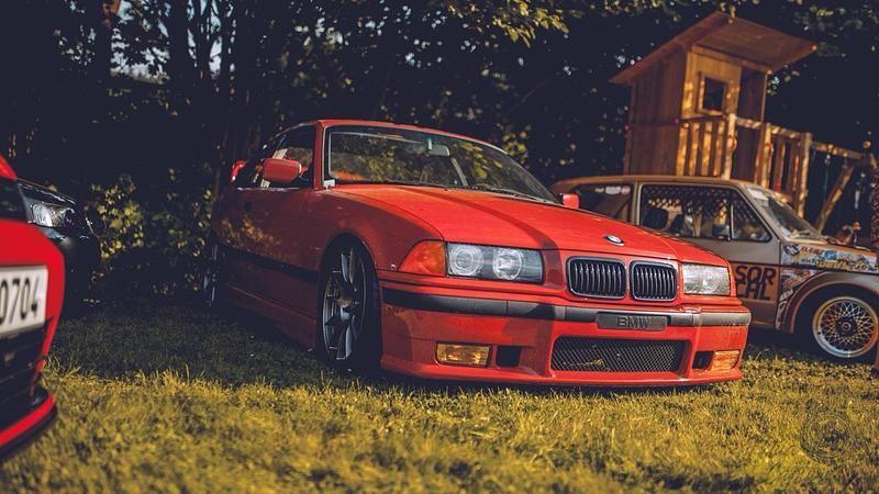 Gebraucht BMW 318 Basis 140 PS (102 kW) 1993 Rot Coupé