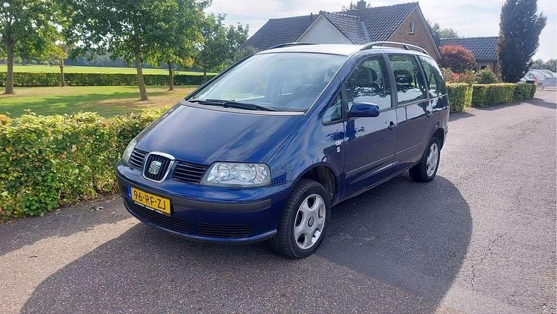 Blau Gebraucht 2005 Seat Alhambra Stella Van / Kleinbus | 695 € (Fairer Preis) - Bild 1/4