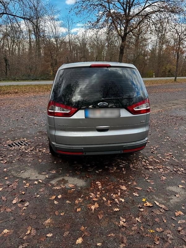 Gebraucht Ford Galaxy 140 PS (102 kW) 2006 Silber Van / Kleinbus