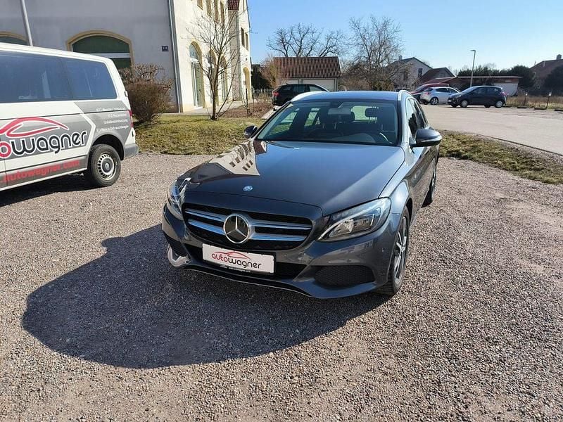 Gebraucht Mercedes C250 204 PS (150 kW) 2015 Grau Kombi
