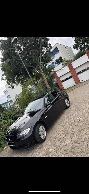 Schwarz Gebraucht 2008 BMW 318 Limousine | 5.900 € (Etwas zu teuer) - Bild 1/4