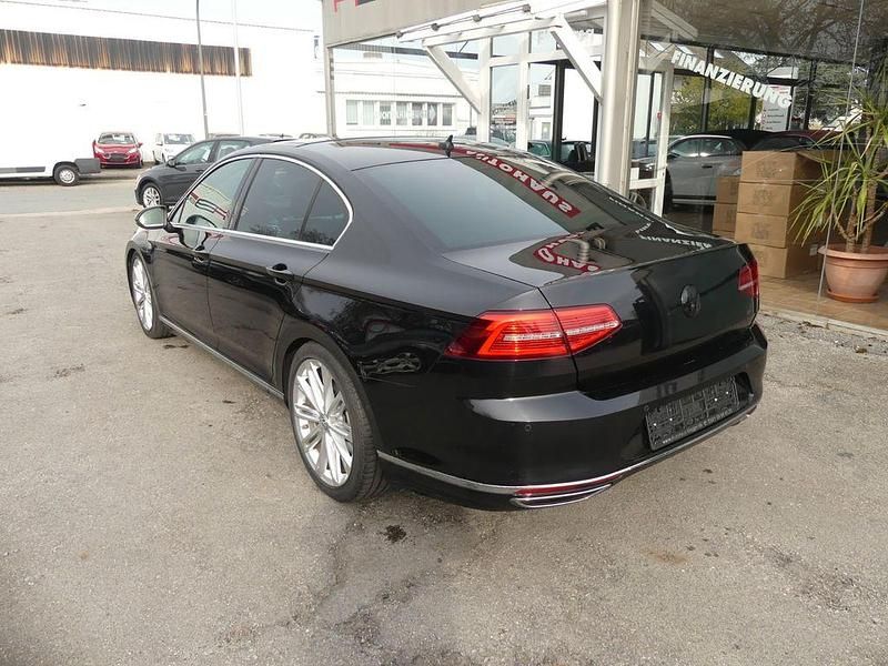 Gebraucht VW Passat Sport 220 PS (161 kW) 2016 Schwarz Limousine