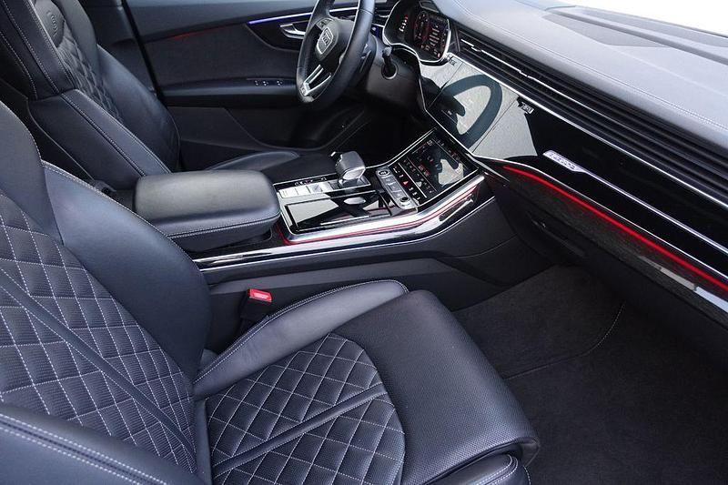 Gebraucht Audi Q8 S-Line 286 PS (210 kW) 2023 Mythosschwarz SUV