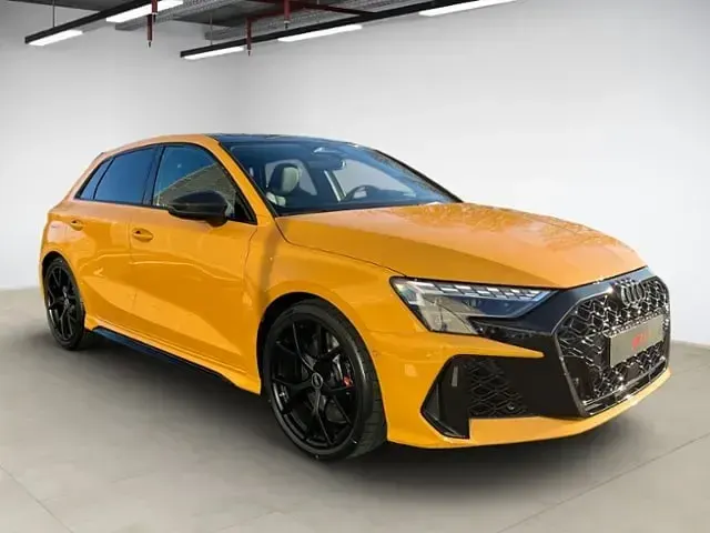 Gebraucht Audi RS3 Sportback Comfort 400 PS (294 kW) 2026 Individuallackierungen audi exclusive Kleinwagen