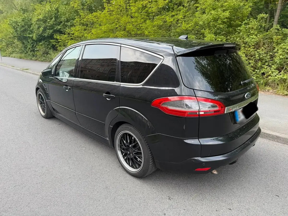 Używany Ford S-MAX Titanium S 163 KM (119 kW) 2013 Czarny Minivan