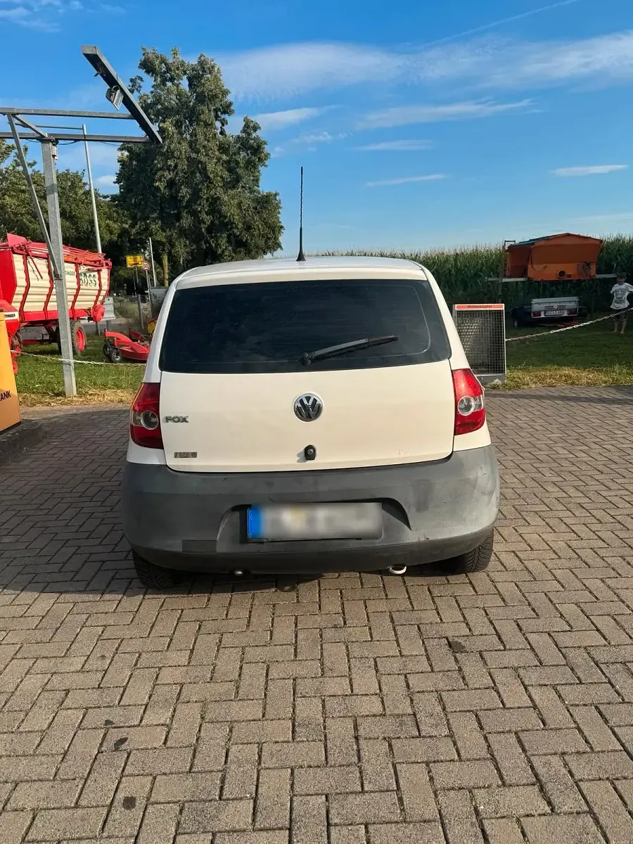 Gebraucht VW Fox 55 PS (40 kW) 2010 Weiß Kleinwagen