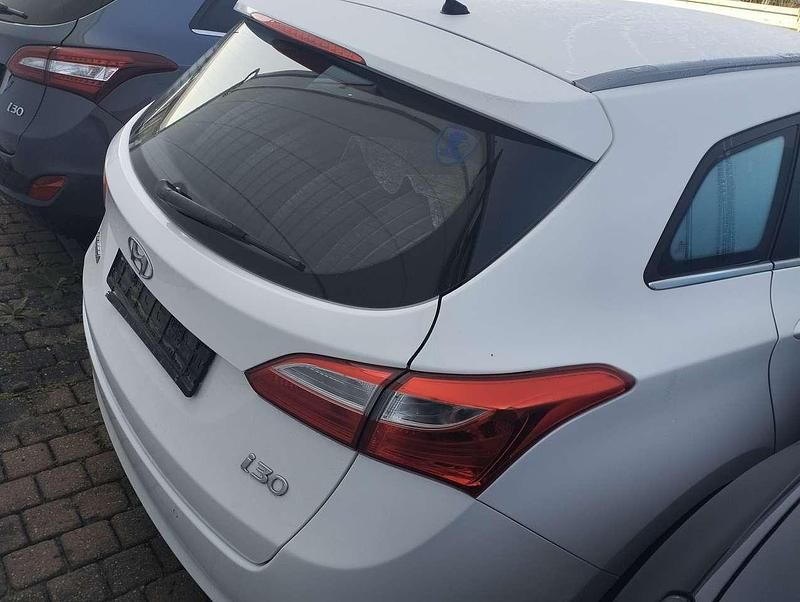 Gebraucht Hyundai i30 135 PS (99 kW) 2015 Weiß Kombi