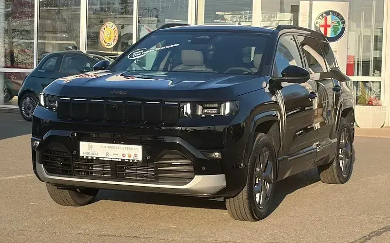 Uusi Jeep Compass 145 HP (106 kW) 2026 Musta Katumaasturi