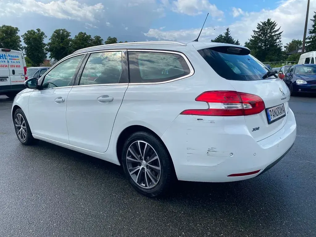 Gebraucht Peugeot 308 SW Allure 120 PS (88 kW) 2015 Weiß Kombi