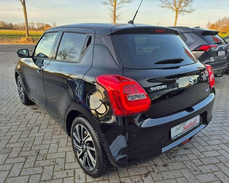 Gebraucht Suzuki Swift Comfort+ 83 PS (61 kW) 2023 Schwarz Kleinwagen