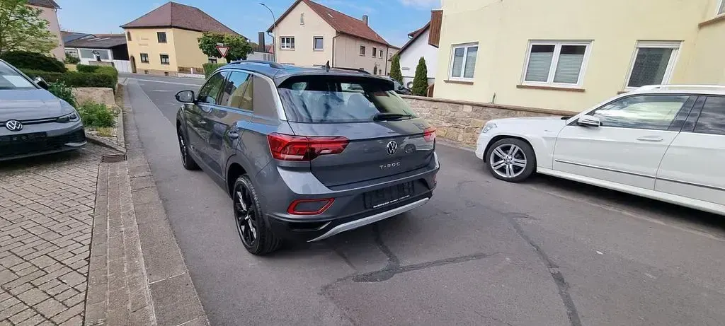 Gebraucht VW T-Roc Life 150 PS (110 kW) 2022 Grau SUV