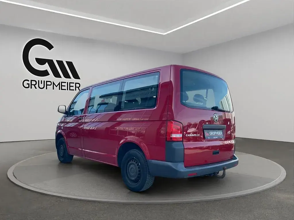 Second-hand VW Caravelle Trendline 140 CP (102 kW) 2010 Roșu Van