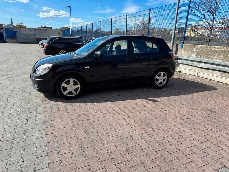 Gebraucht Kia Rio 111 PS (81 kW) 2005 Limousine